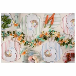 Assiettes en carton Lapin avec son panier d'œufs de Pâques - Set de 8
