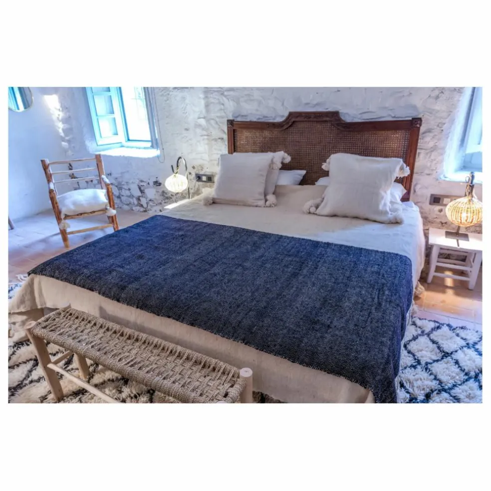 Banquette en bois brut