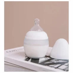 Biberon en silicone médical et tétine physiologique