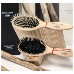 Brosse en frêne pour cheveux fins