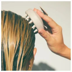 Brosse stimulante cuir chevelu