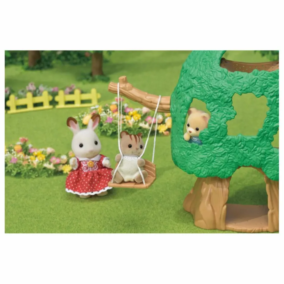 Cabane des bébés et bébé écureuil