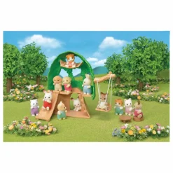 Cabane des bébés et bébé écureuil