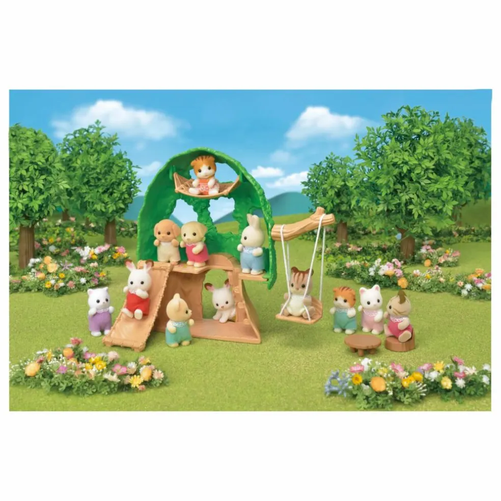 Cabane des bébés et bébé écureuil