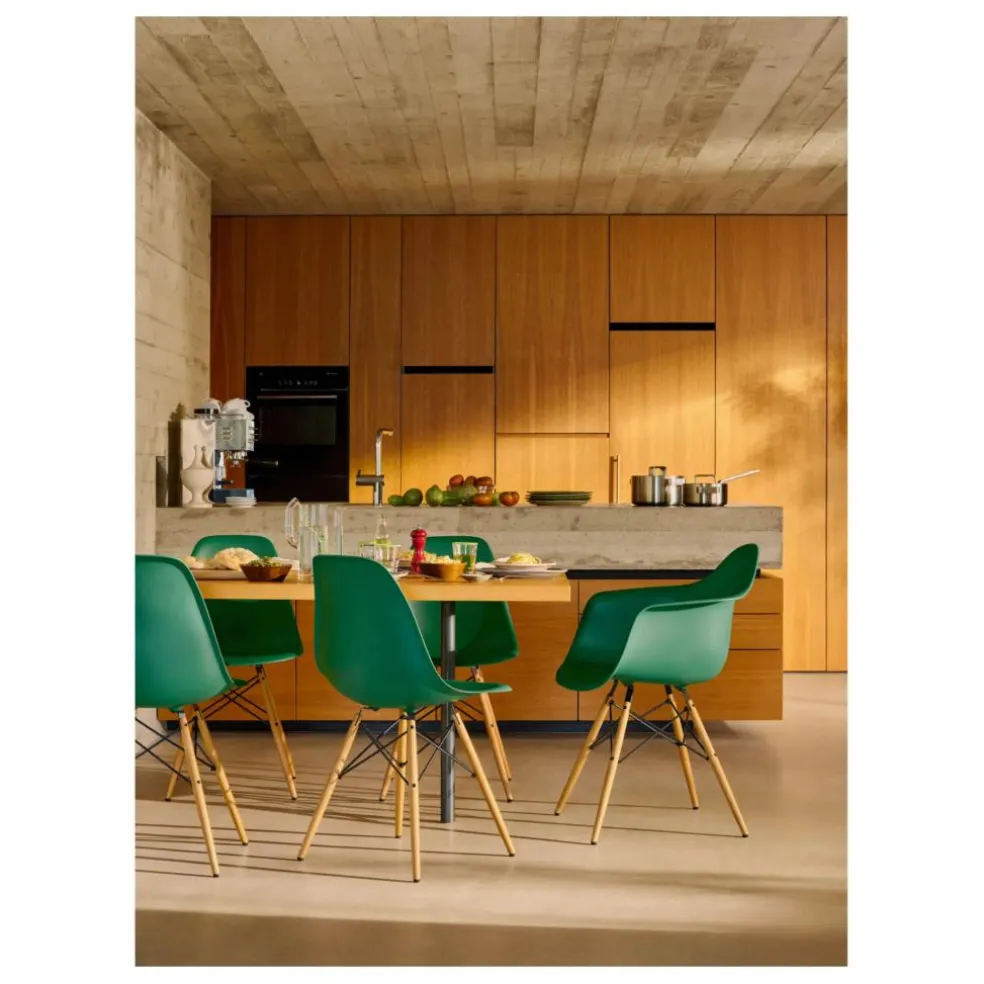 Chaise DAW - piétement érable - Charles & Ray Eames | Vert émeraude