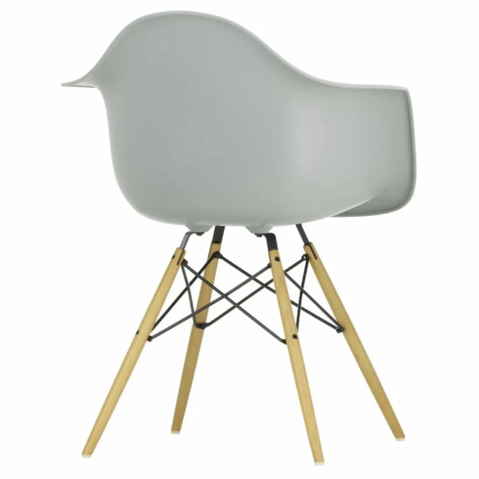Chaise DAW - piétement érable - Charles & Ray Eames | Gris clair