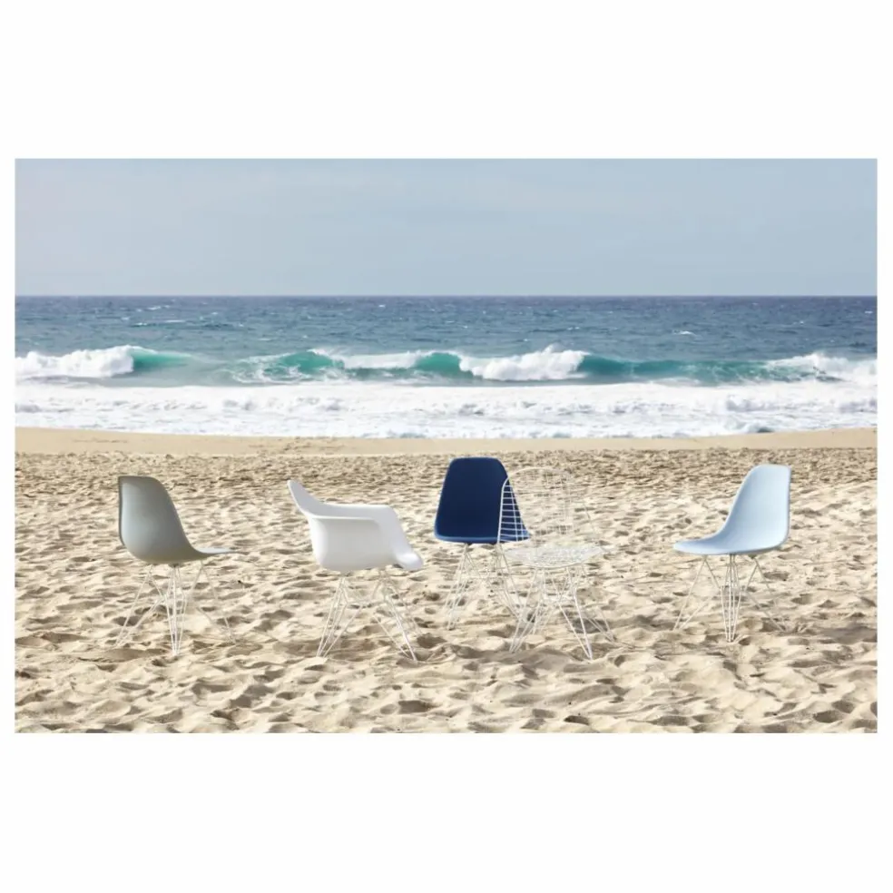 Chaise DSR Plastic - piètement blanc epoxy - Charles & Ray Eames | Gris clair