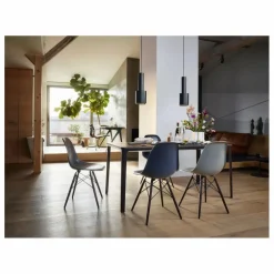 Chaise DSW Fiberglass - piètement en érable - Charles & Ray Eames | Eames Parchment