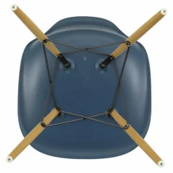 Chaise DSW plastic - piètement érable - Charles & Ray Eames | Bleu de mer