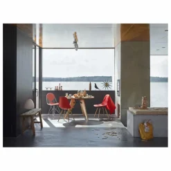 Chaise DSW plastic - piètement érable - Charles & Ray Eames | Rouge coquelicot