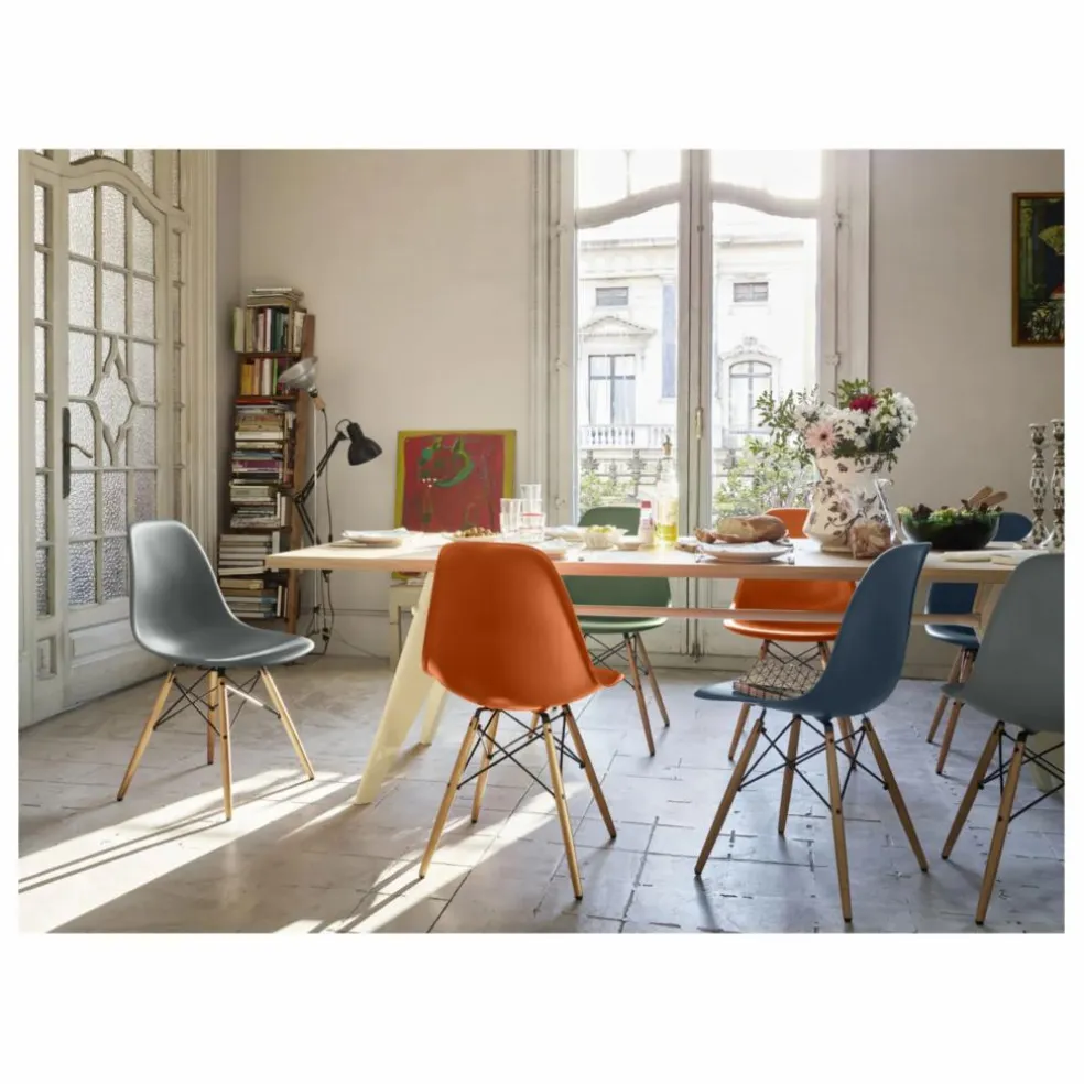 Chaise DSW plastic - piètement érable - Charles & Ray Eames | Orange Rouille