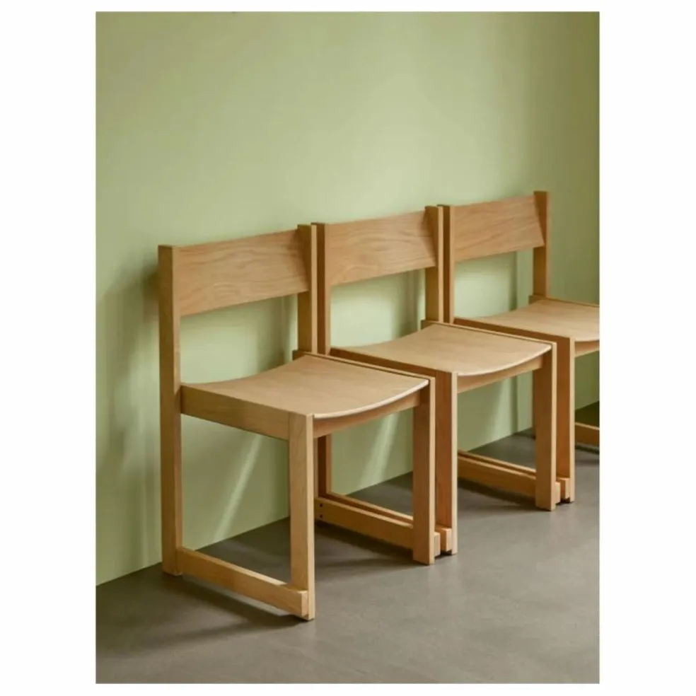 Chaise en chêne Forma
