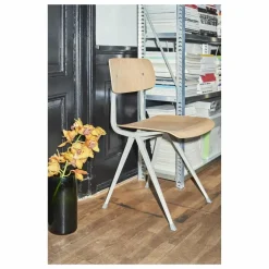 Chaise Result en chêne laqué brillant - Réedition Friso Kramer & Wim Rietveld | Beige