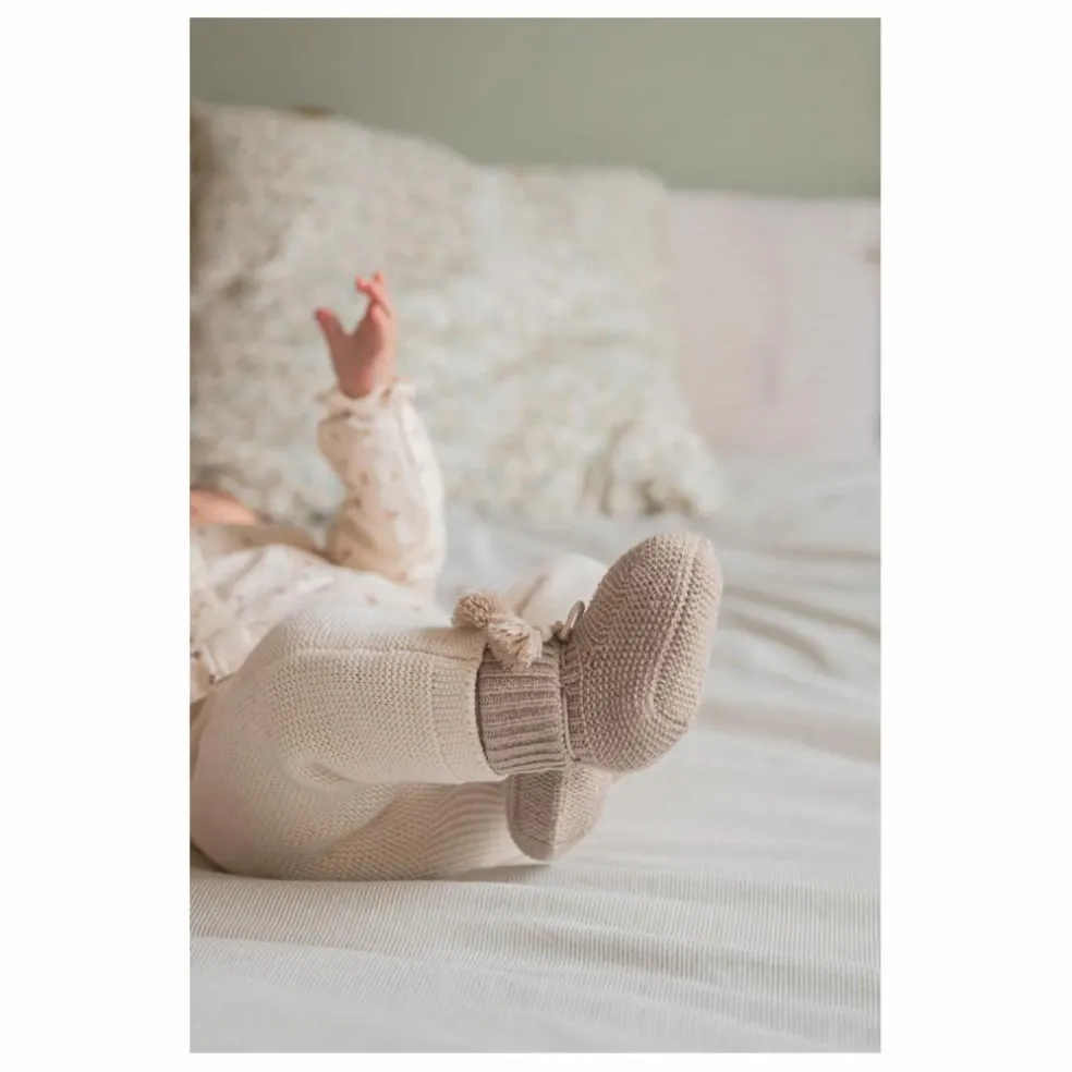 Chaussons en tricot et pochon brodé | Taupe