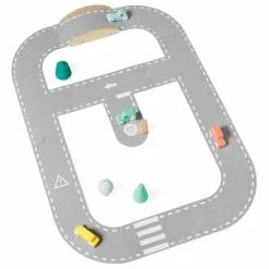 Circuit de voitures en feutrine