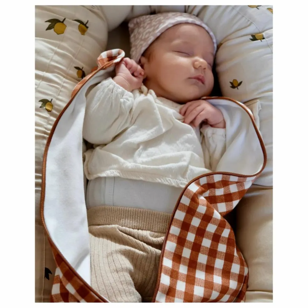 Gigoteuse d'emmaillotage en coton bio Vichy | Caramel