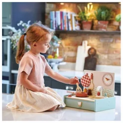 Kitchenette et ses accessoires en bois