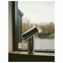 Lampe à poser Beam, Tom Chung | Aluminium