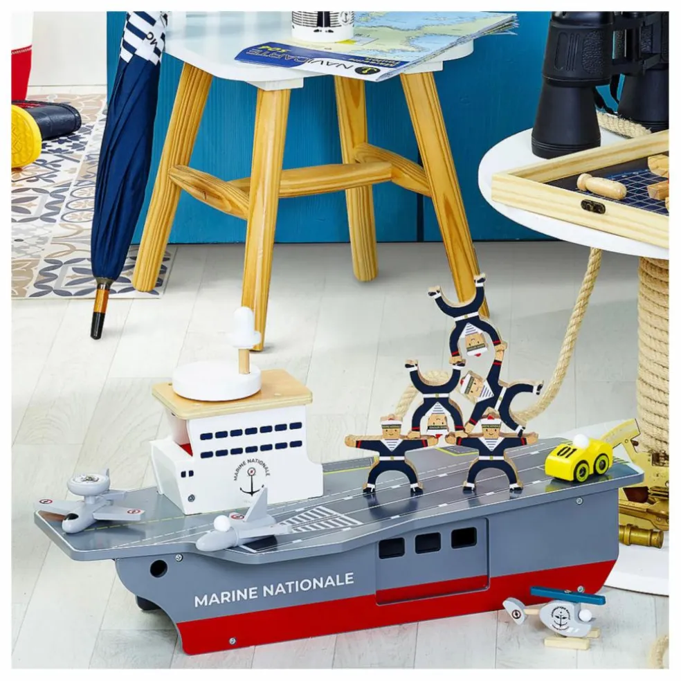 Porte-avions et ses accessoires