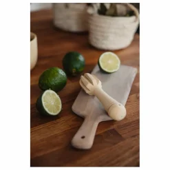 Presse-agrume en citronnier