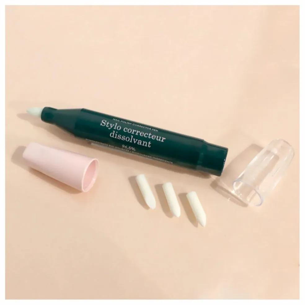 Stylo correcteur dissolvant