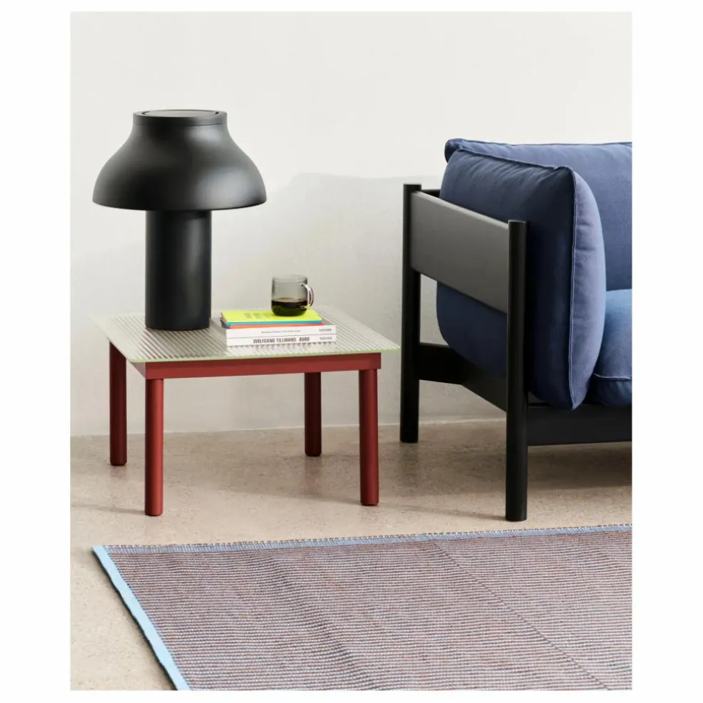 Table basse en verre Kofi, pietement en chêne | Rouge