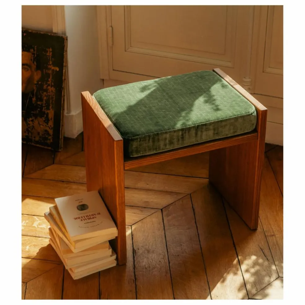Tabouret Chiesa velours côtelé brillant et frêne finition iroko | Vert olive