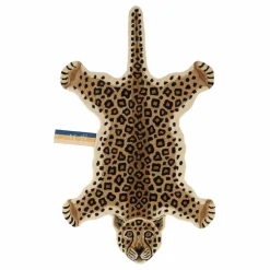 Tapis léopard en laine