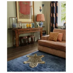 Tapis léopard en laine